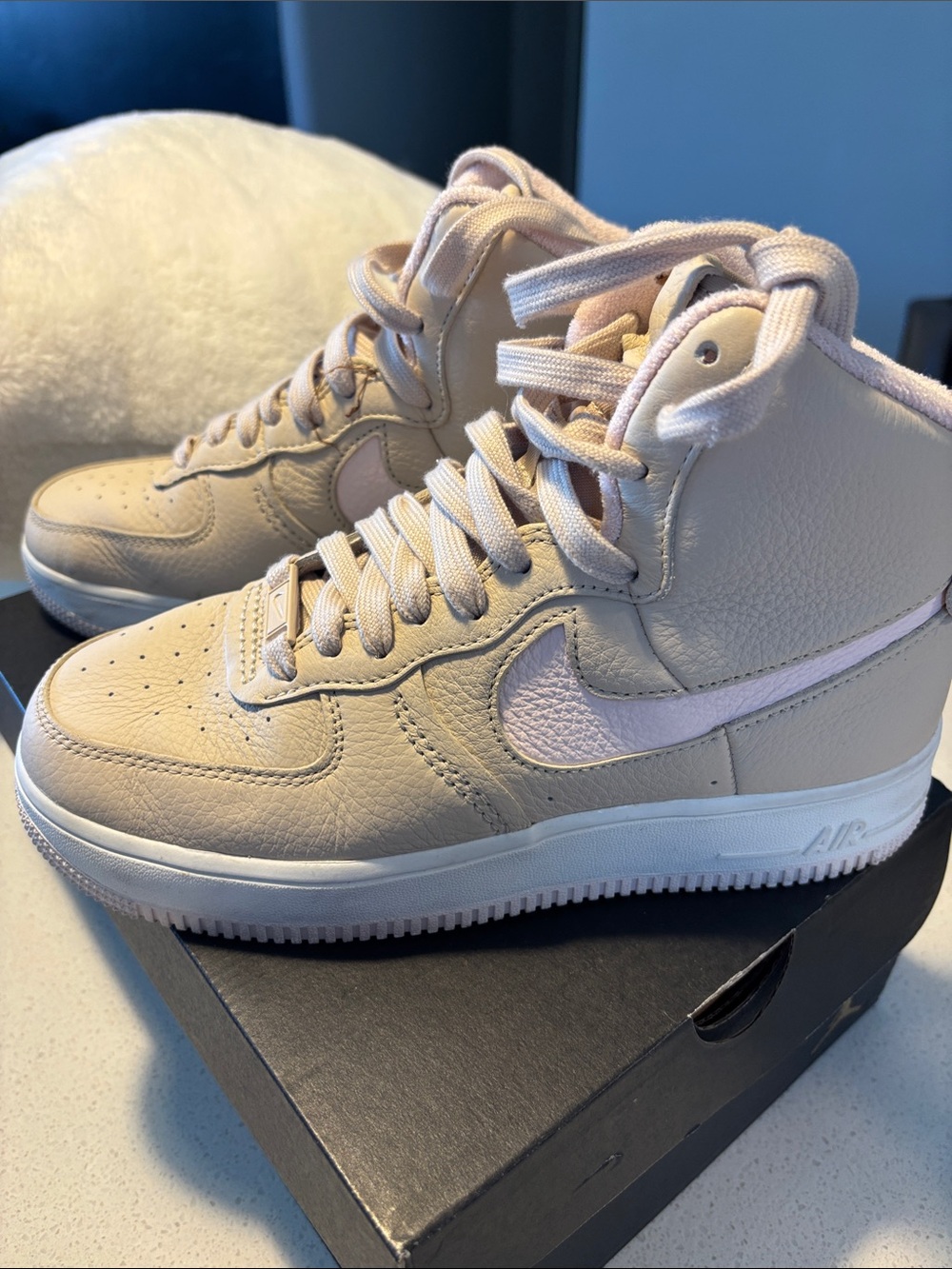 Nike Women’s High-Top Sneakers in Beige with Pale Pink Swoosh